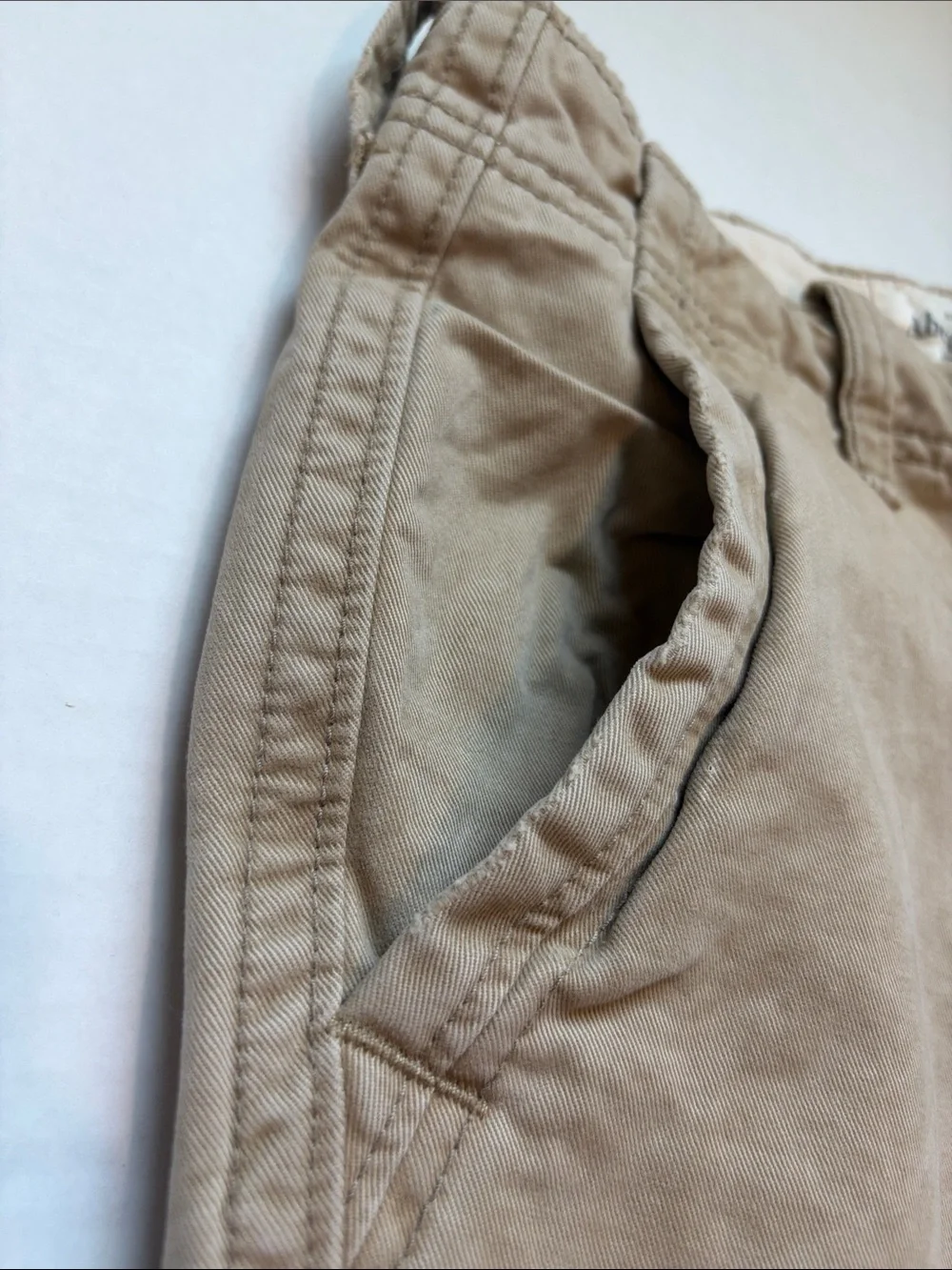 NWT Abercrombie & Fitch Classic Fit At The Knee Shorts